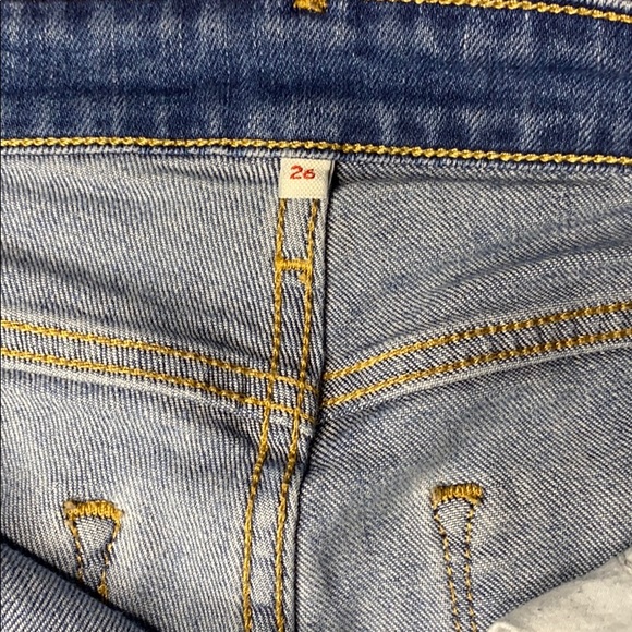 Levi’s 721 High Rise Skinny Jeans with Patches - Picture 3 of 3